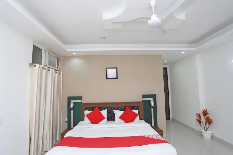 Deluxe Suite