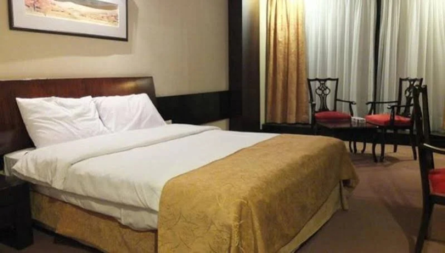 Chamran Grand Hotel