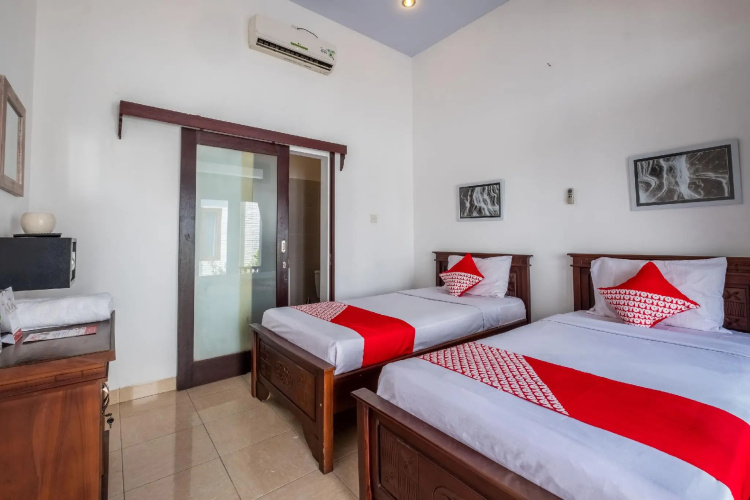 OYO 915 Villa Sari