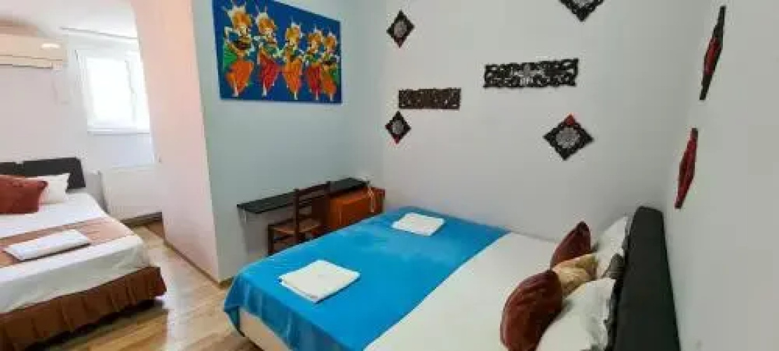 5 Stars High Hostel