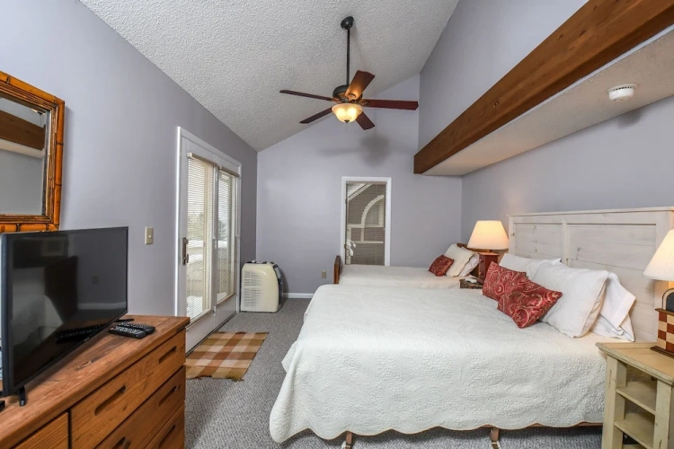 3 Bedrooms Studio
