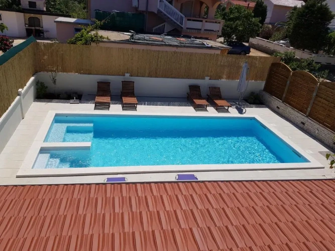 3 Bedrooms Apartment
