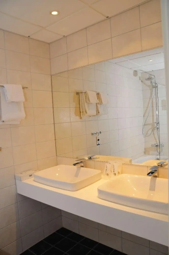 2 Bedrooms Suite with balcony