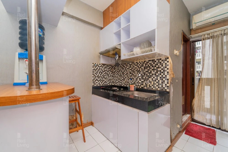 RedLiving Apartemen Gateway Cicadas - DB Room