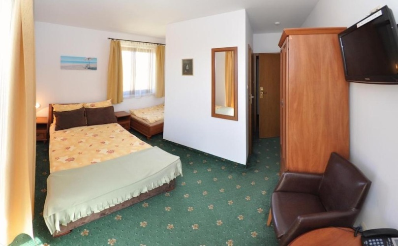 Standard Triple room with balcony
