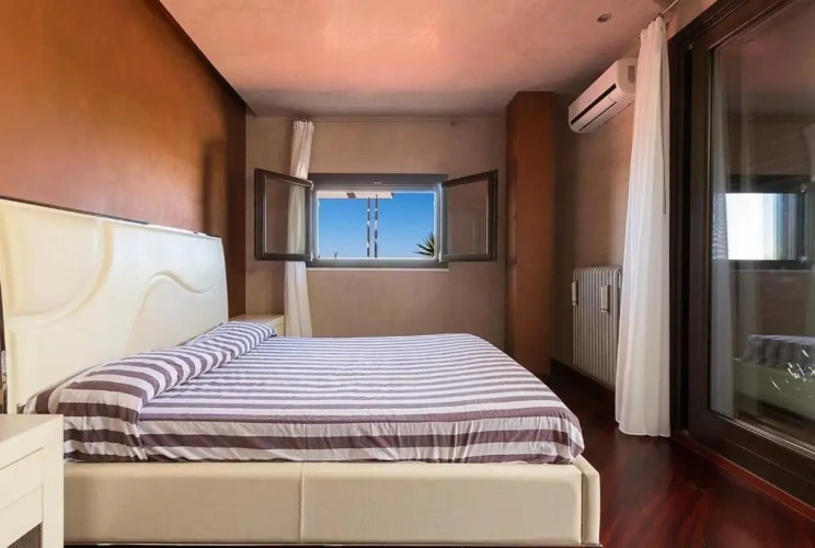 Apartment with sea view