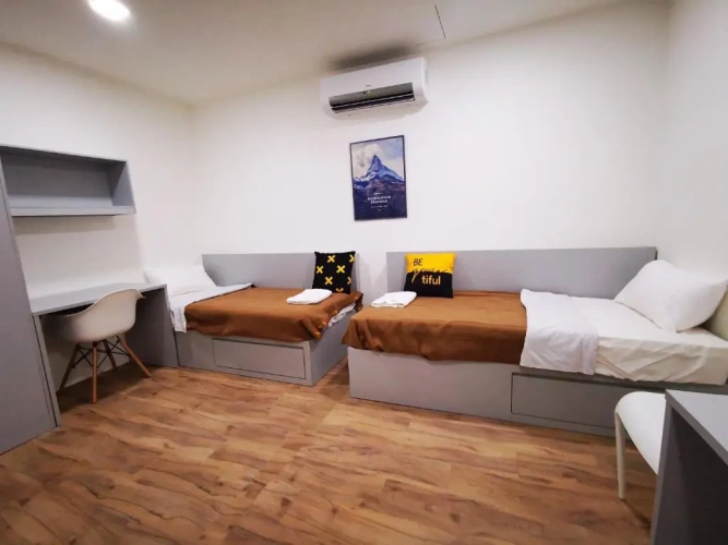 2 Bedrooms Apartment