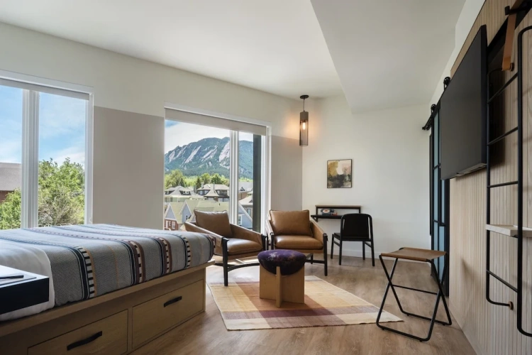 Corner Double Suite