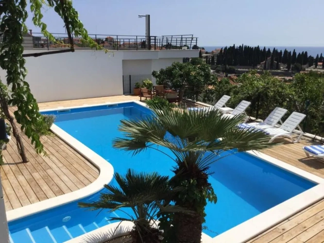 Apartment with sea view