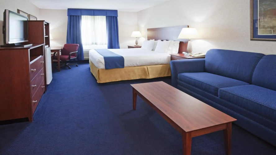 Holiday Inn Express Deforest (Madison Area) by IHG