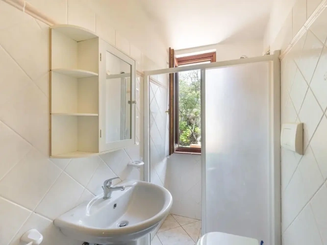 6 Bedrooms Villa