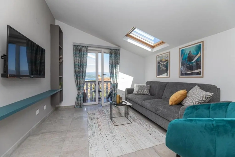 1 Bedroom Apartment with balcony and with sea view