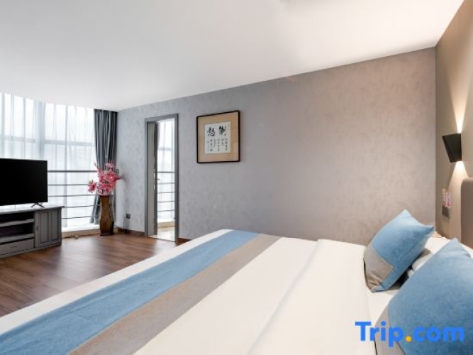 Deluxe Double Suite