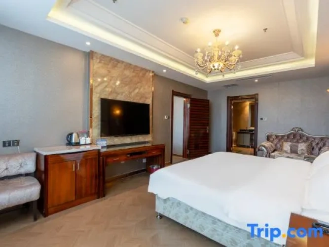 Deluxe Quadruple Suite