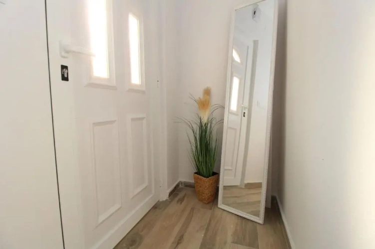 2 Bedrooms Cottage