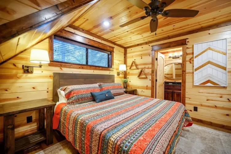Sugar Mama Cabin for 10!