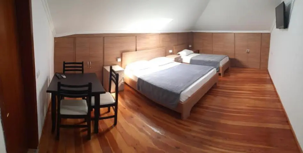 Hotel Demaj