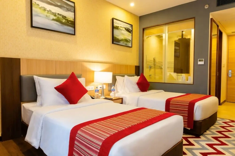 Deluxe Twin room with pool view