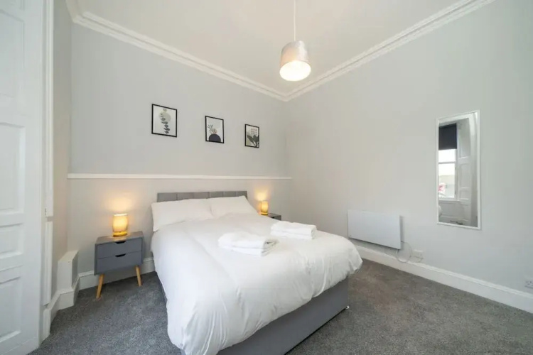 Lochside Apartment C