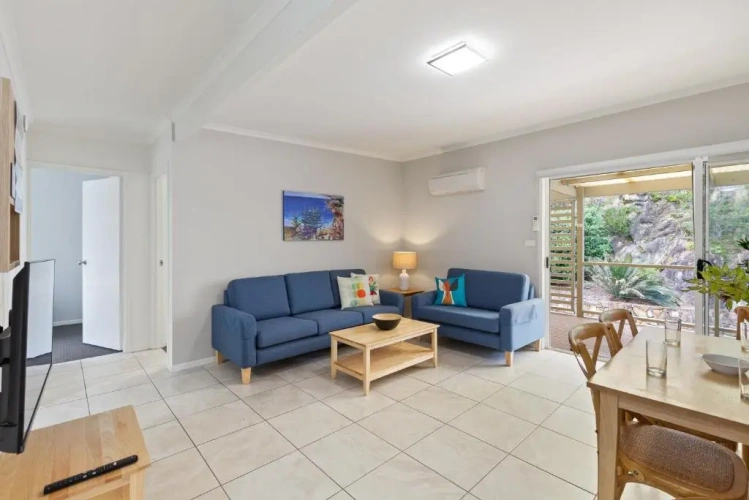 2 Bedrooms Cottage