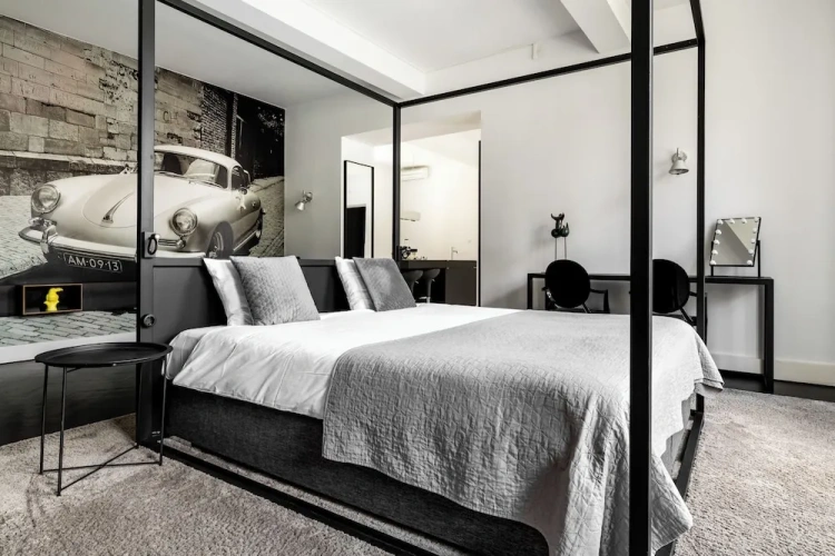 Suite with balcony