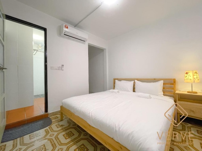 4 Bedrooms Cottage