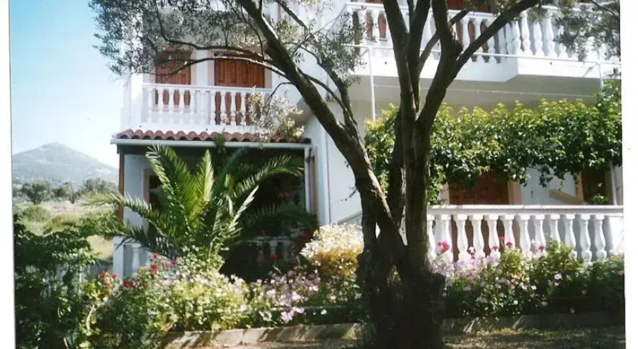 Niki Rena Apartments