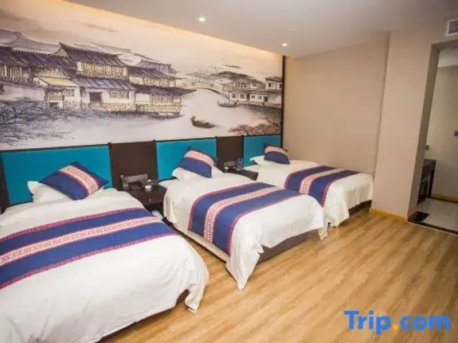 Standard Triple room