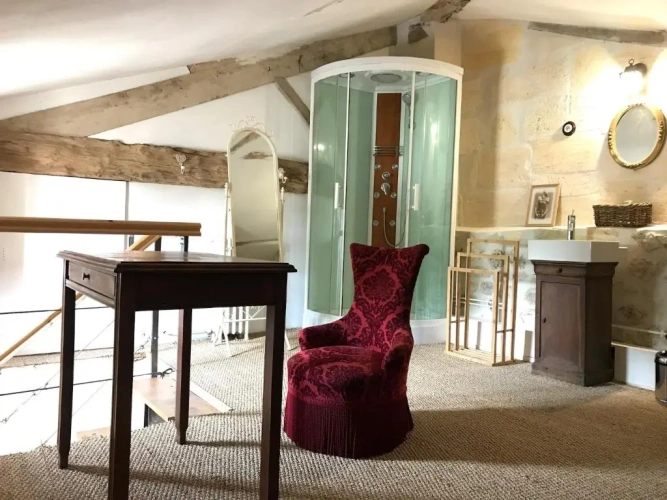4 Bedrooms Cottage