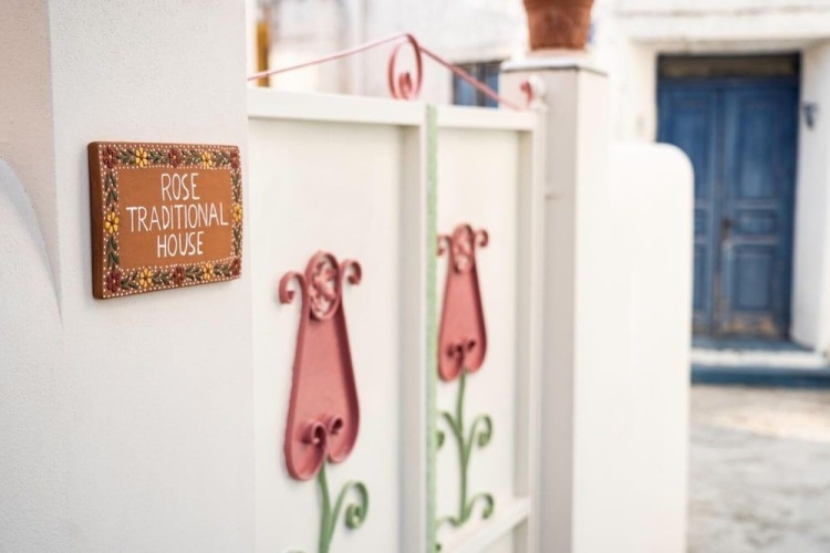Rose Traditional House
