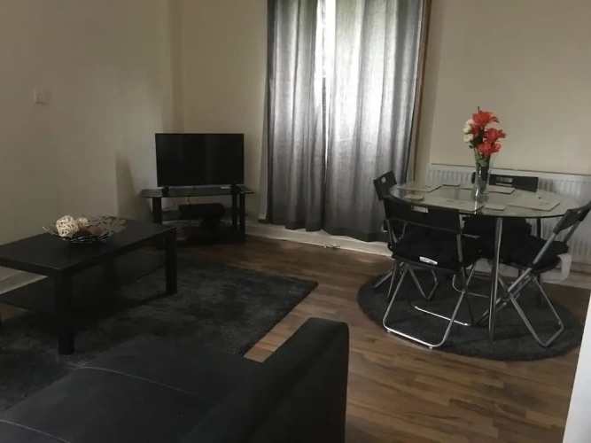 2 Bedrooms Apartment