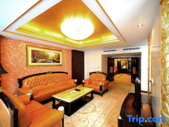 Deluxe Suite