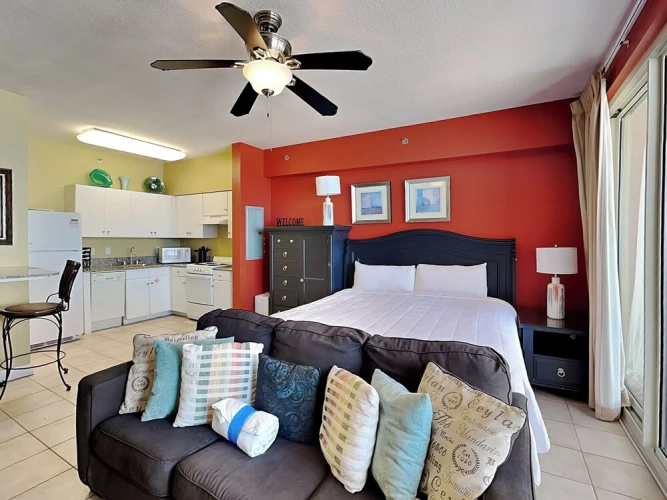 Standard room with balcony and beachfront