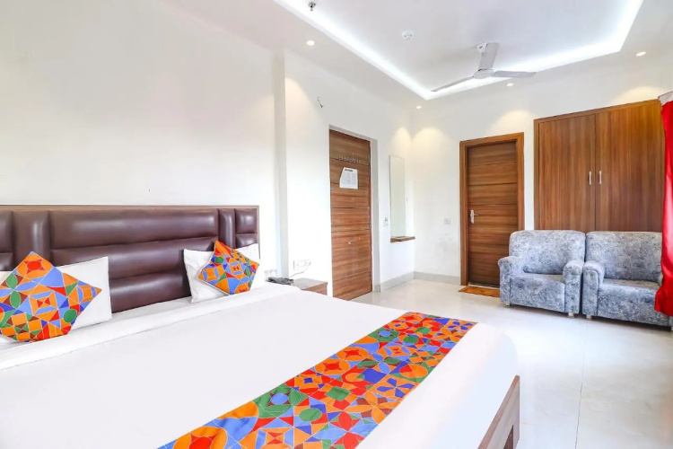 Fabhotel Bhawana
