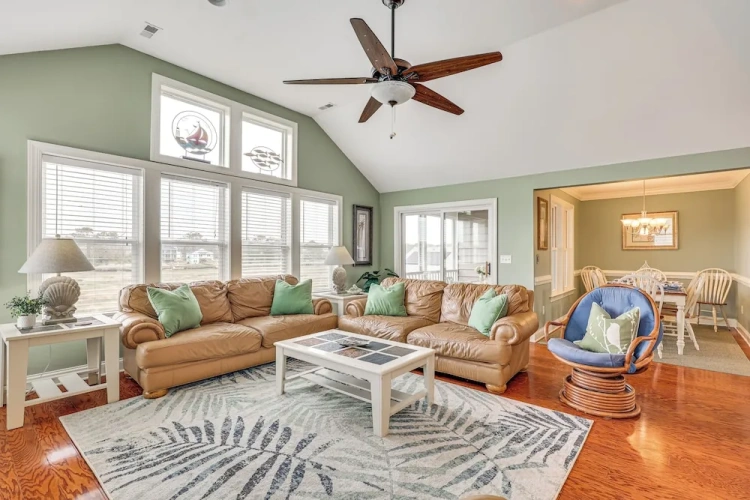 5 Bedrooms Cottage