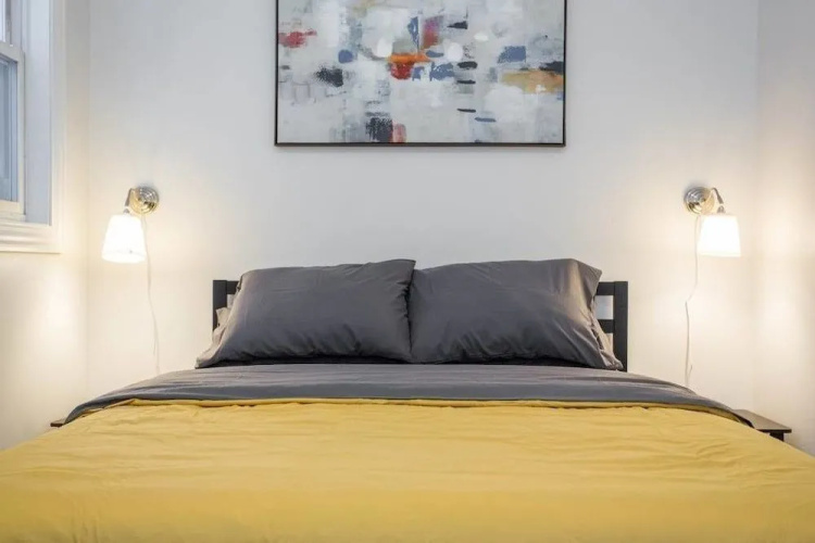 Chic Logan Pad - Modern Meets Retro