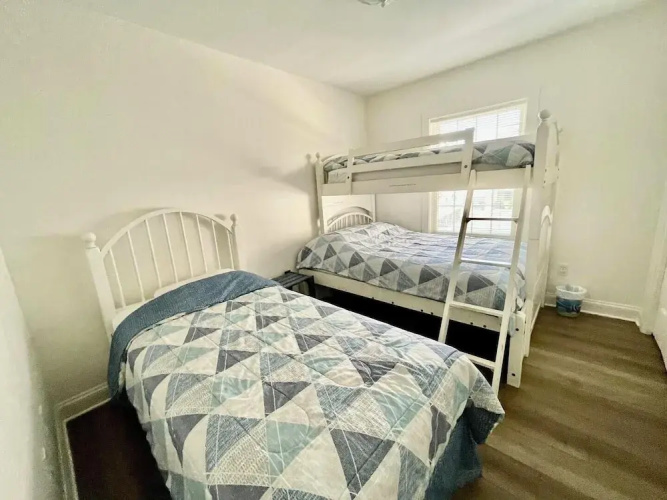 Clayton Street 17A