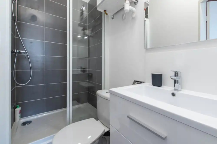 Renting Lyon Pirard