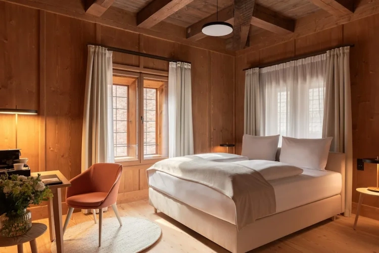 Deluxe Double room with city view