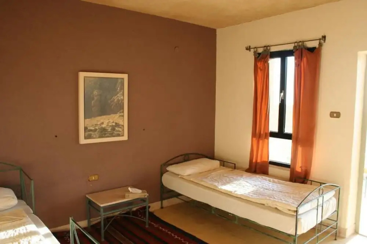 Dana Guest House
