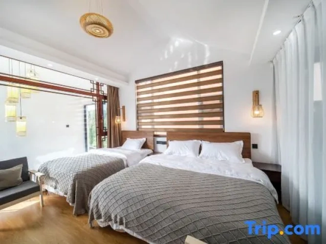 Standard Family room with view