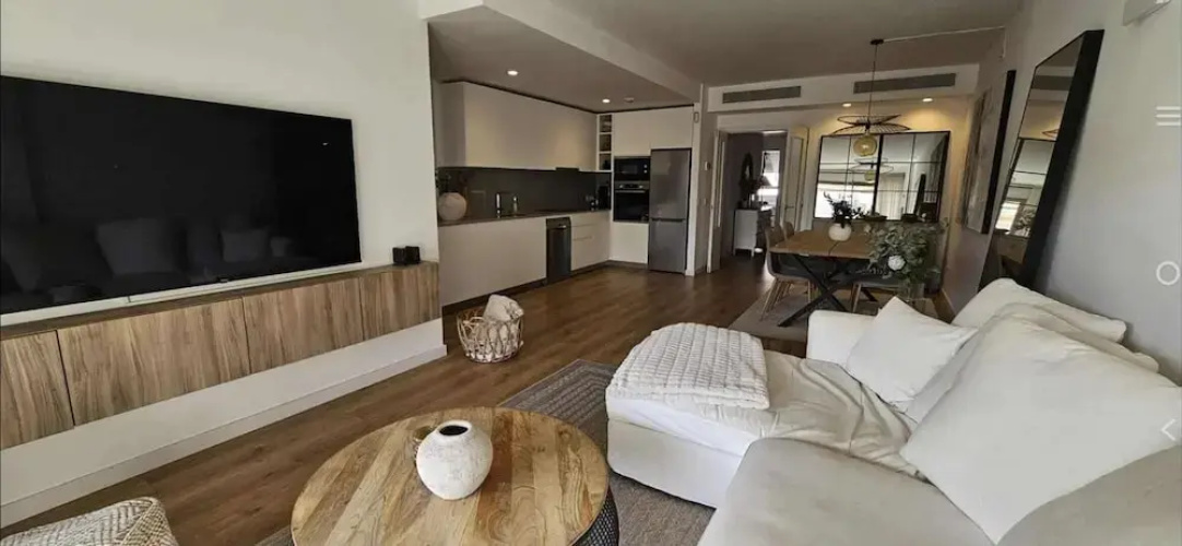 2 Bedrooms - Private Rooftop and Pool - Parking