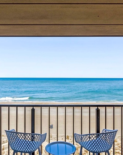 2 Bedrooms Suite oceanfront