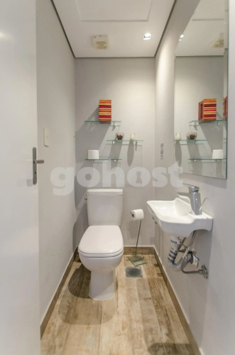 Acogedor apartamento con balcón y parilla 1D002