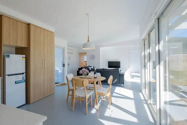 4 Redbill Drive