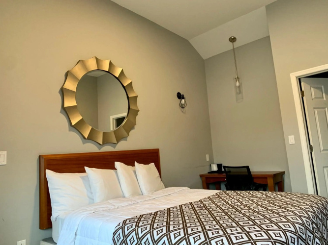 Penn Lodge Hotel & Suites
