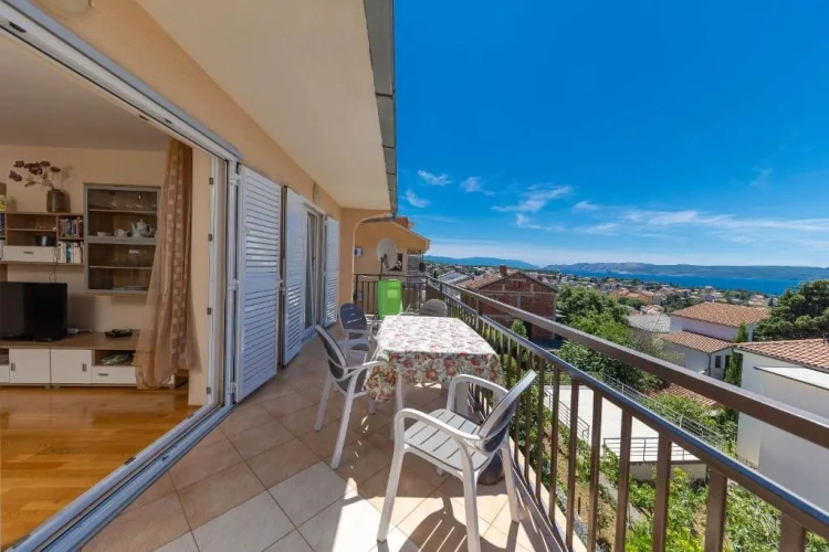 2 Bedrooms Apartment with balcony and with sea view