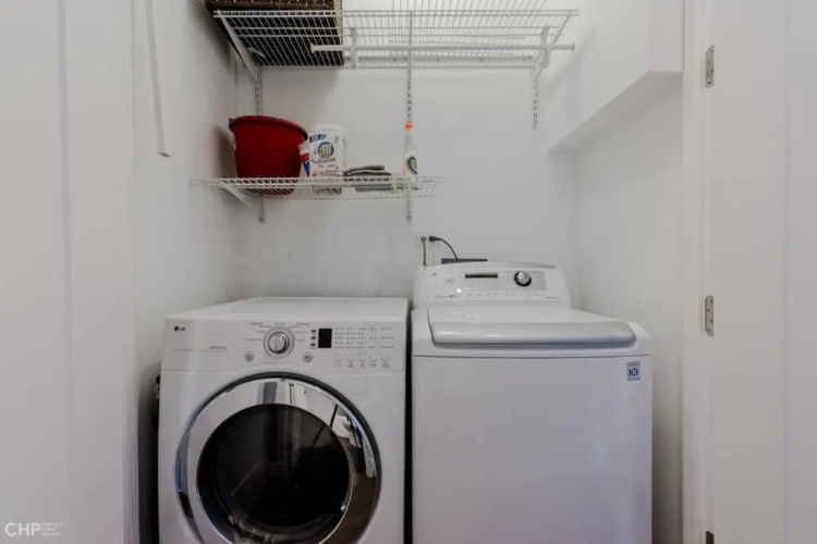 Gold coast villa with free parking garage sleeps 10