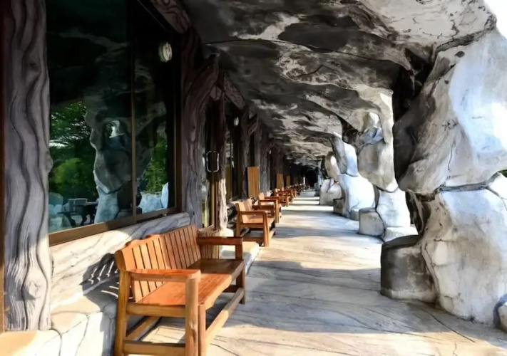 19 Degrees Resort