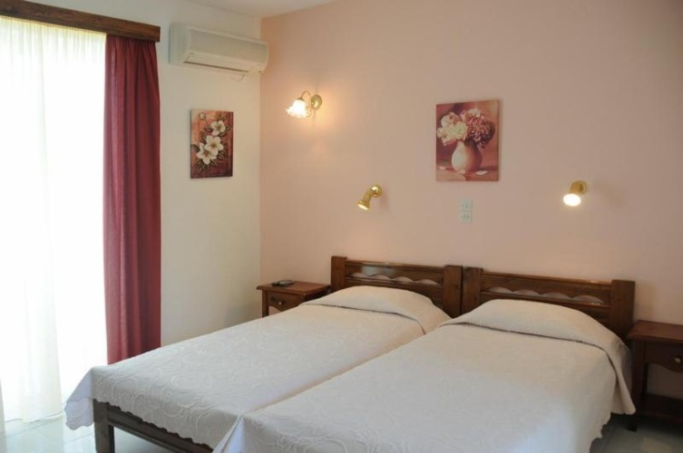 Standard Triple room with balcony and with view